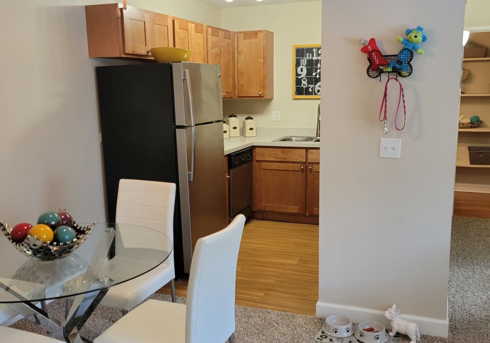 Photos of Willow Crossing Apartments in Elk Grove Village, IL